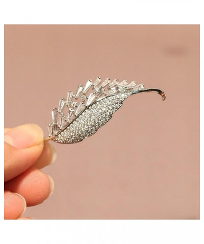 Brooch Pins For Women Fashion, Elegant Leaf Corsage Brooches Jewelry for Women Fashion Pearl Costume Broaches and Pins Silver...