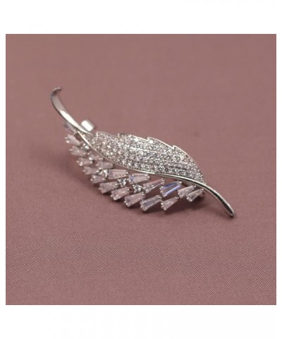 Brooch Pins For Women Fashion, Elegant Leaf Corsage Brooches Jewelry for Women Fashion Pearl Costume Broaches and Pins Silver...